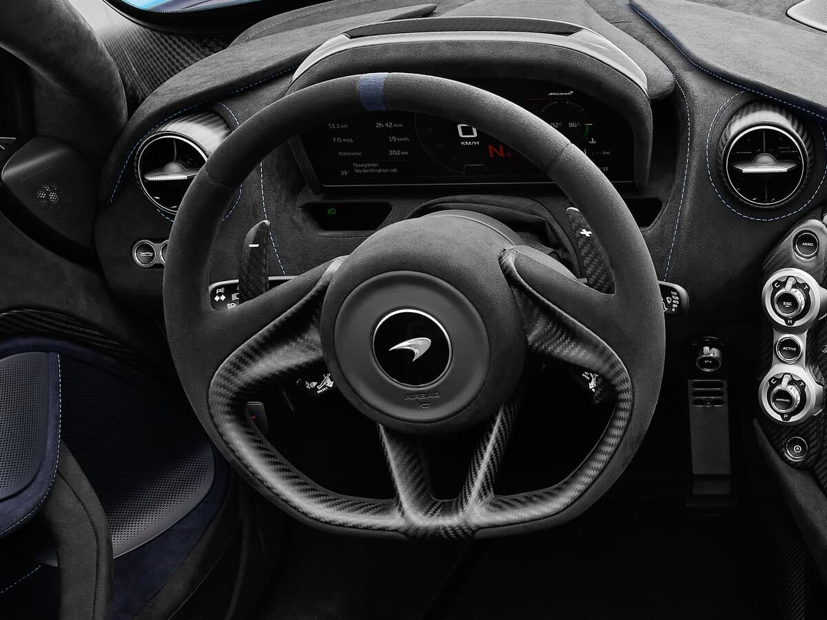 McLaren 765LT 2020 – 2023 — Sükan