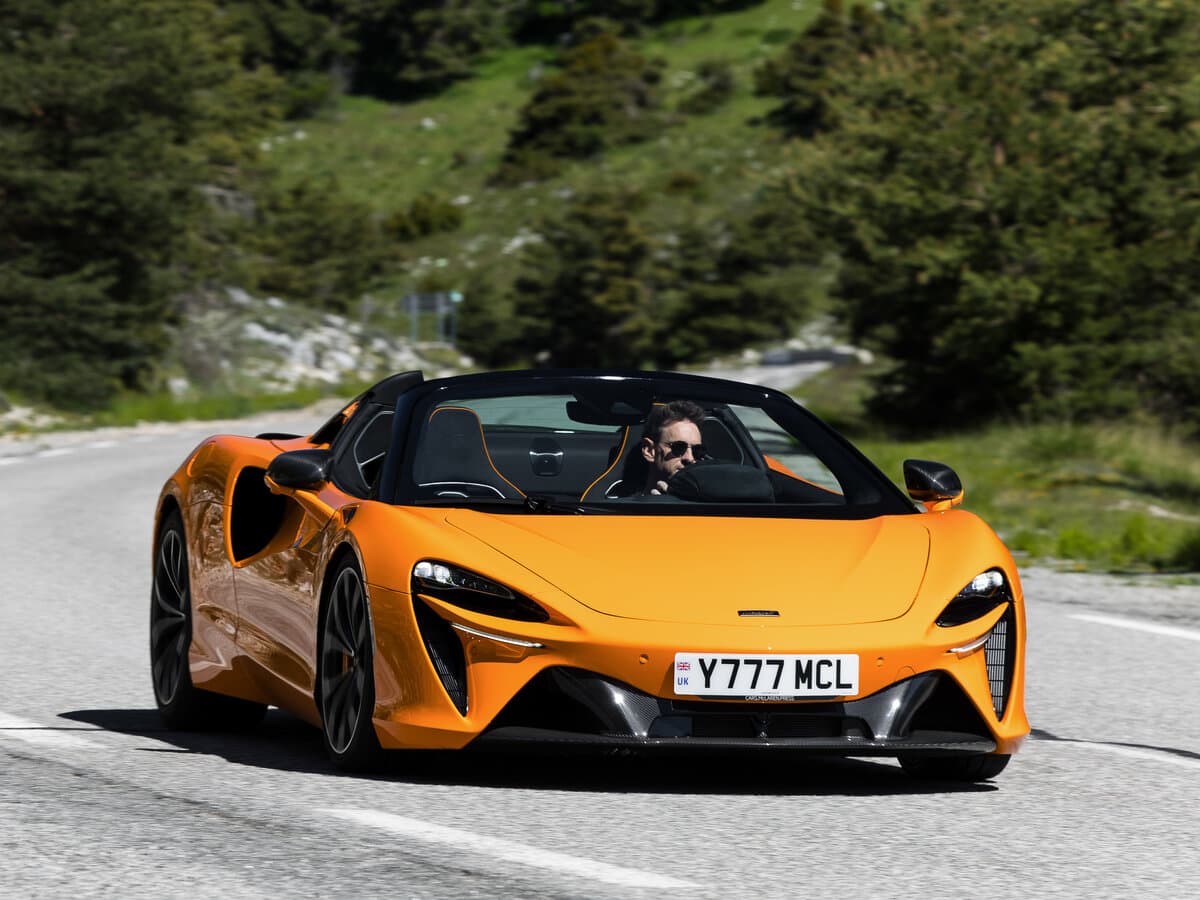 McLaren Artura 2021 – indiyədək — Öndən