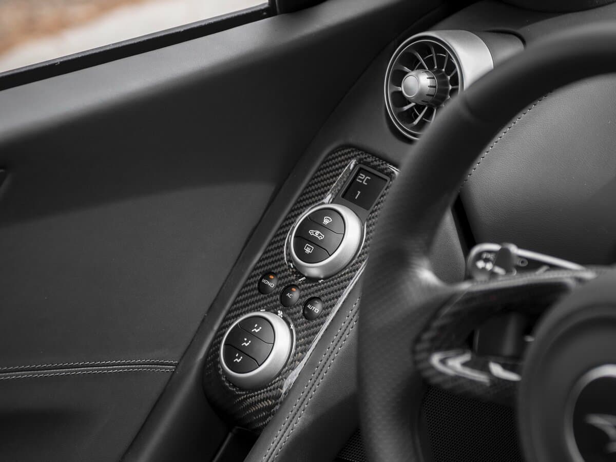 McLaren MP4-12C 2011 – 2014 — Salon, öndən