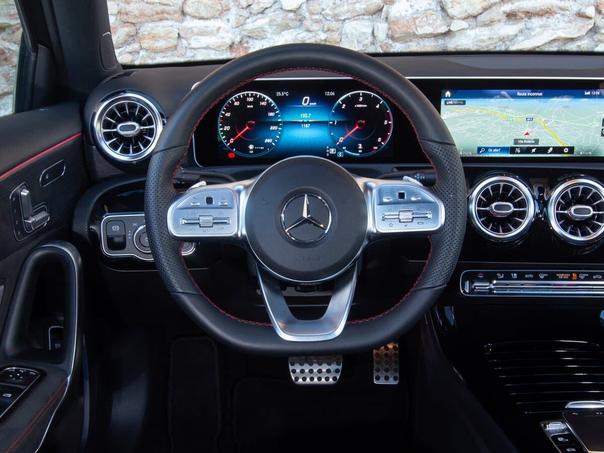 Mercedes-Benz A-Klass IV (W177) — Sükan