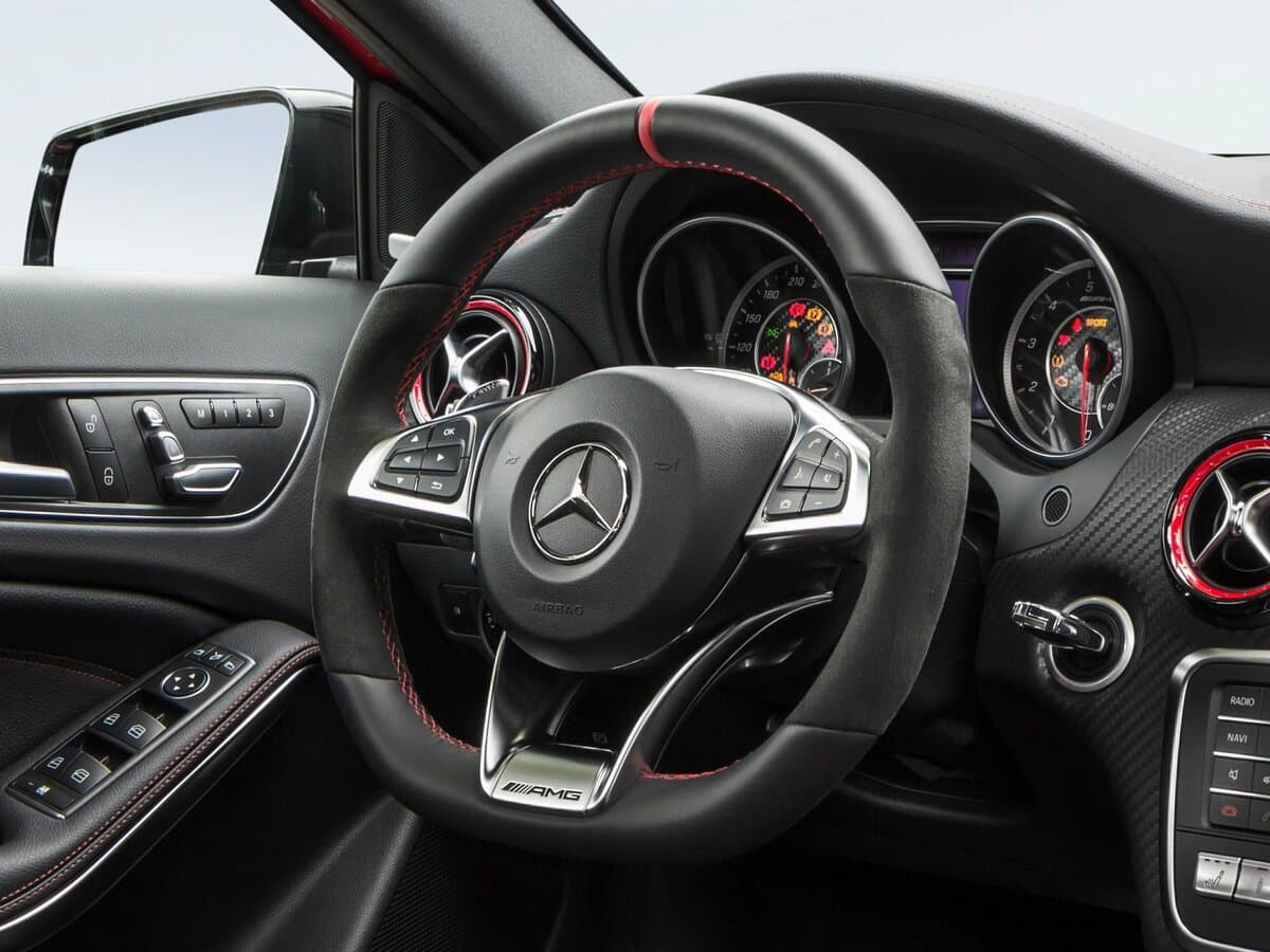 Mercedes-Benz A-Klass AMG I (W176) Restayling — Sükan