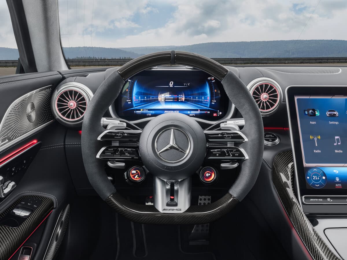 Mercedes-Benz AMG GT II — Sükan
