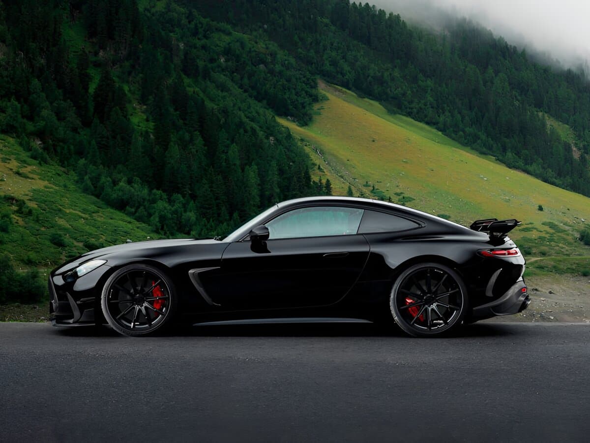 Mercedes-Benz AMG GT II — Yandan