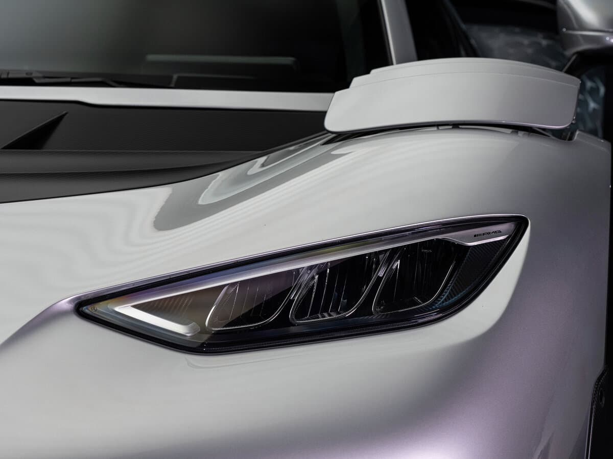 Mercedes-Benz AMG ONE 2022 – indiyədək — Fara