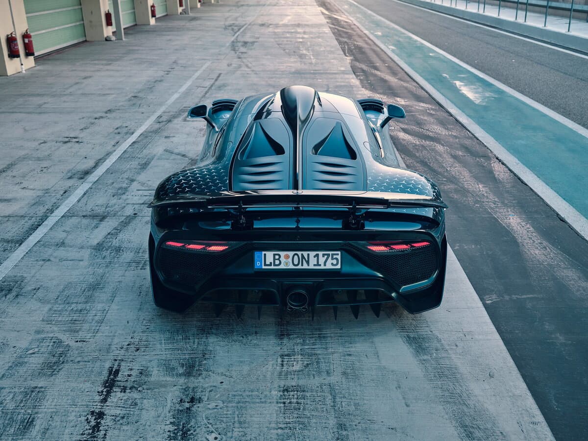 Mercedes-Benz AMG ONE 2022 – indiyədək — Arxadan