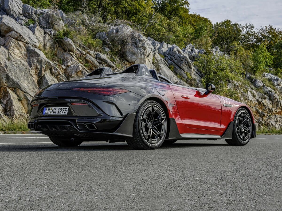 Mercedes-Benz AMG PureSpeed 2024 – indiyədək — 3/4 arxadan