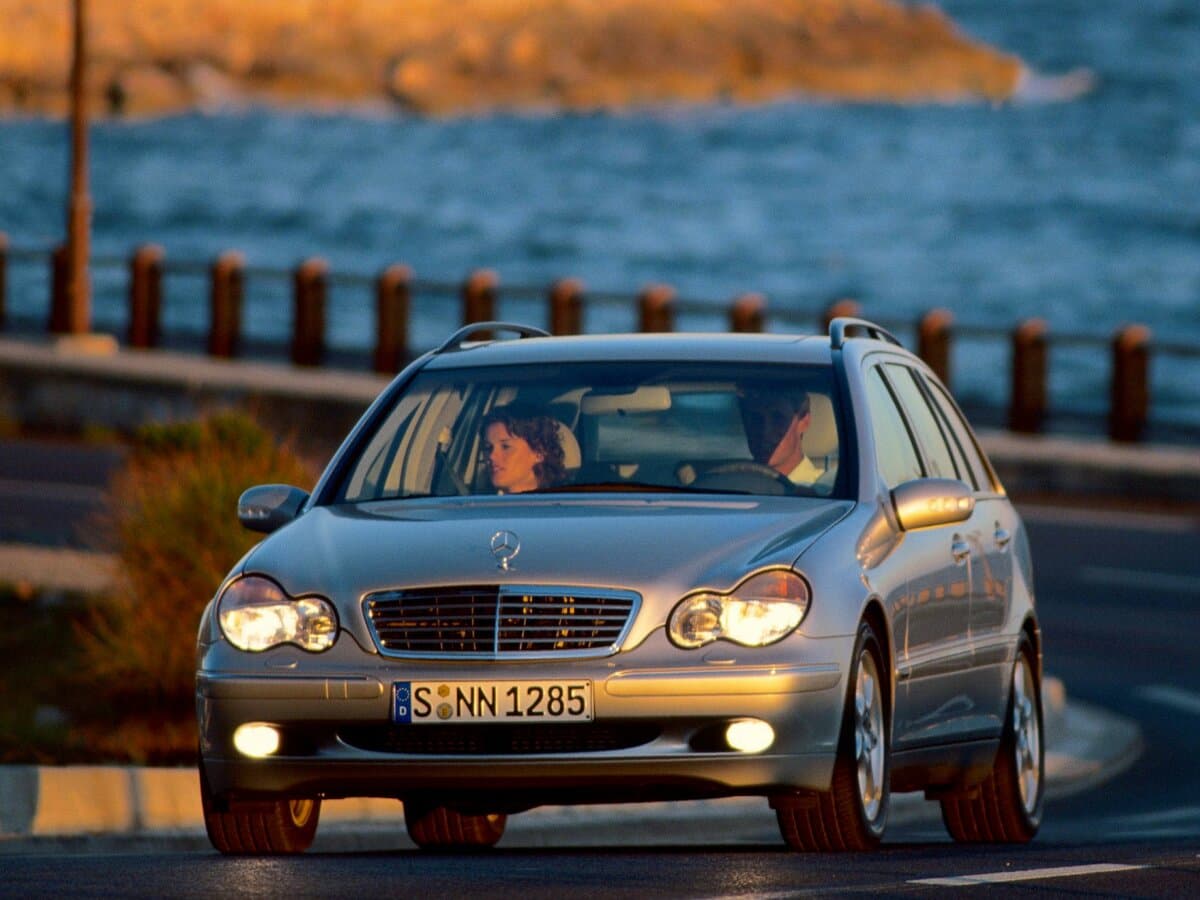Mercedes-Benz C-Klass II (W203) — Öndən