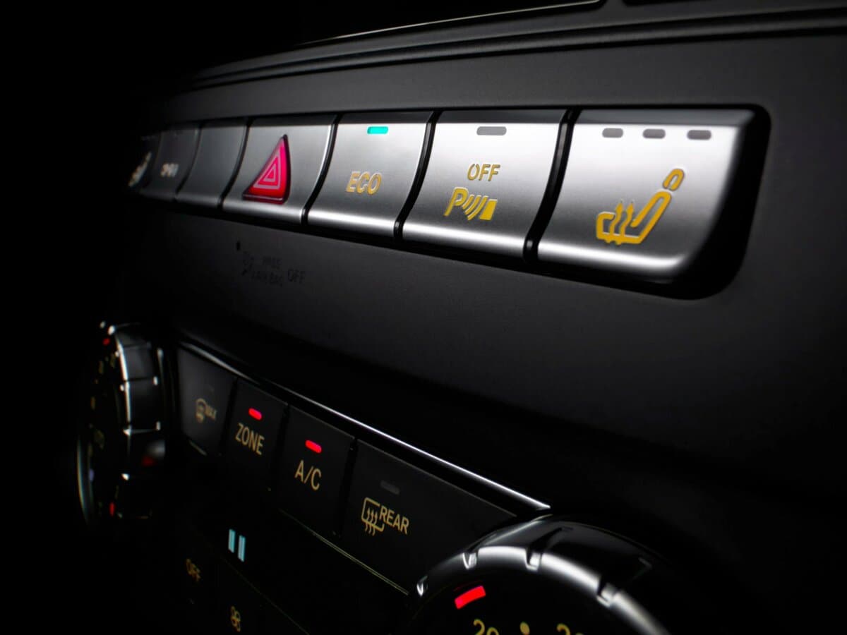 Mercedes-Benz C-Klass III (W204) Restayling — Salon, öndən