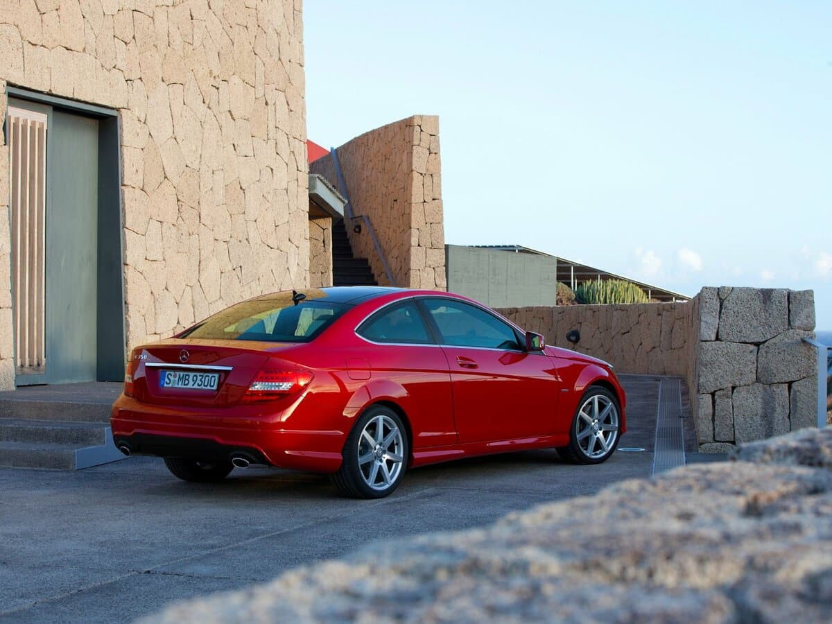Mercedes-Benz C-Klass III (W204) Restayling — 3/4 arxadan