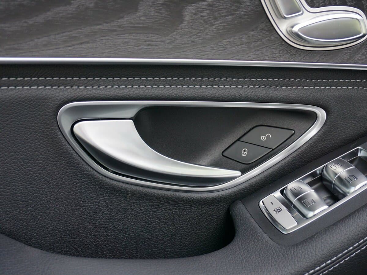 Mercedes-Benz C-Klass IV (W205) Restayling — Qapı