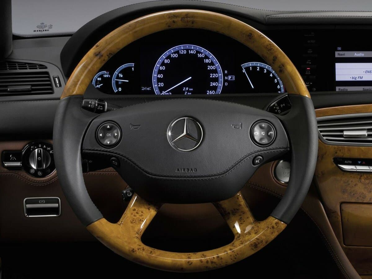 Mercedes-Benz CL-Klass III (C216) — Sükan