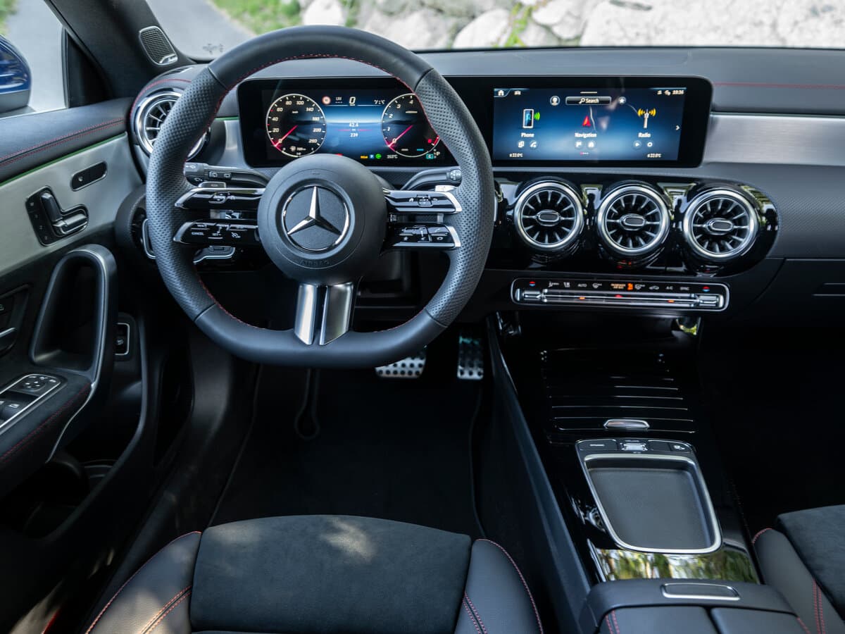 Mercedes-Benz CLA II (C118, X118) Restayling — Sükan