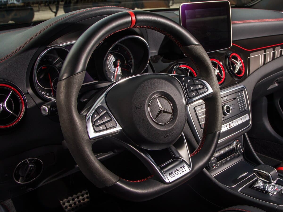 Mercedes-Benz CLA AMG I (C117, X117) Restayling — Sükan