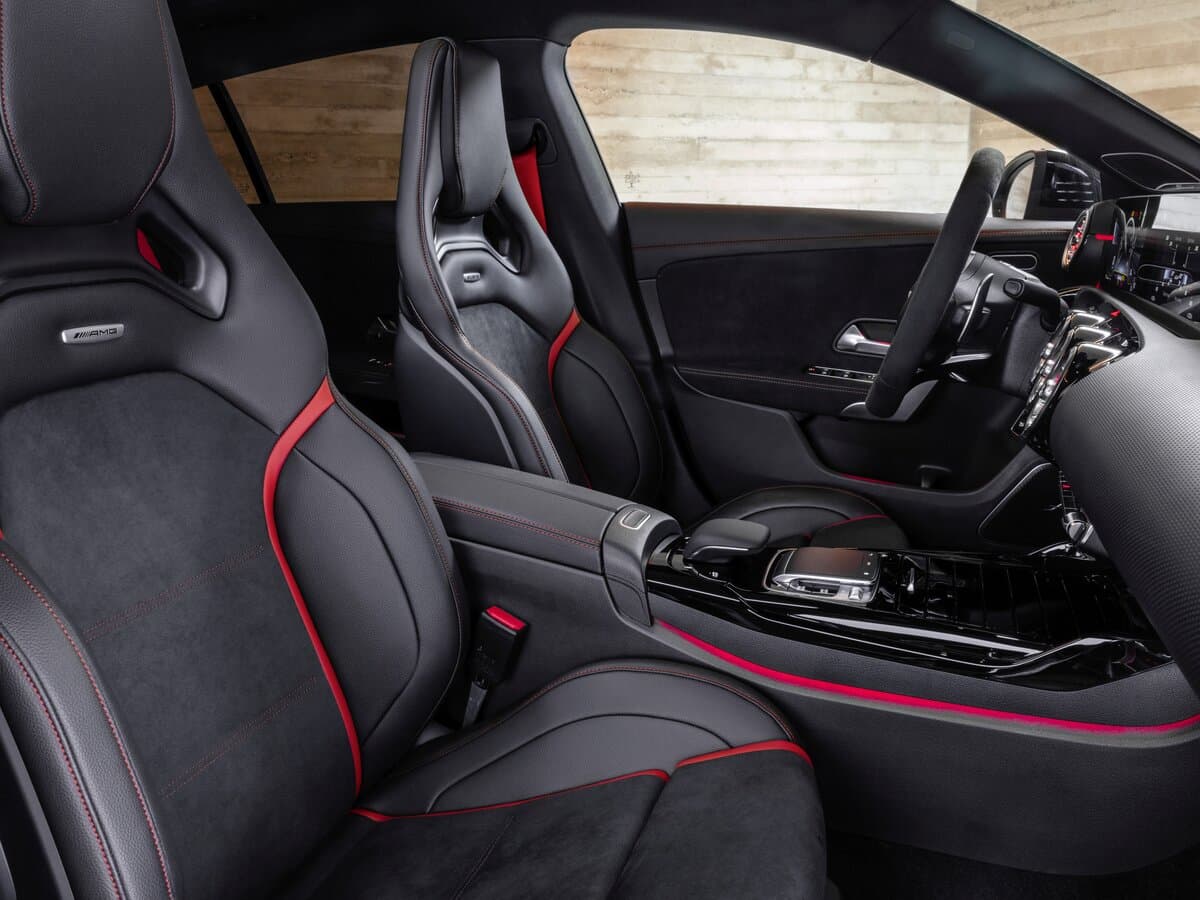Mercedes-Benz CLA AMG II (C118, X118) — Salon, öndən