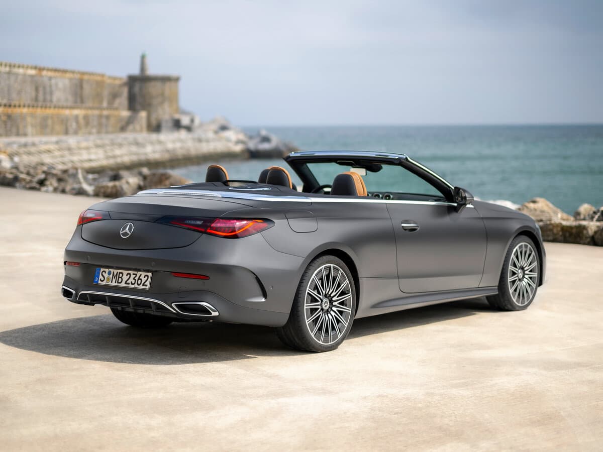 Mercedes-Benz CLE 2023 – indiyədək — 3/4 arxadan