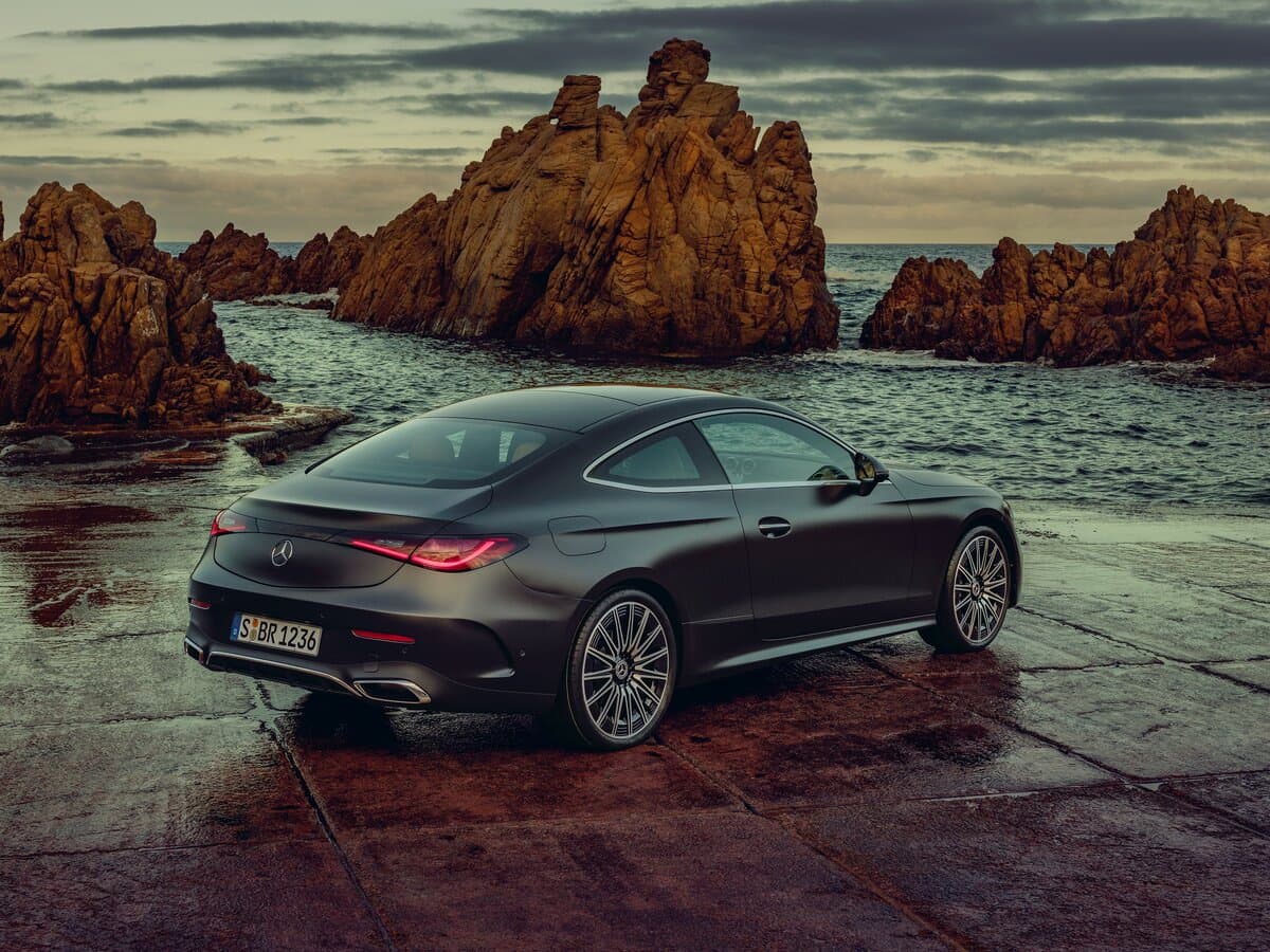 Mercedes-Benz CLE 2023 – indiyədək — 3/4 arxadan