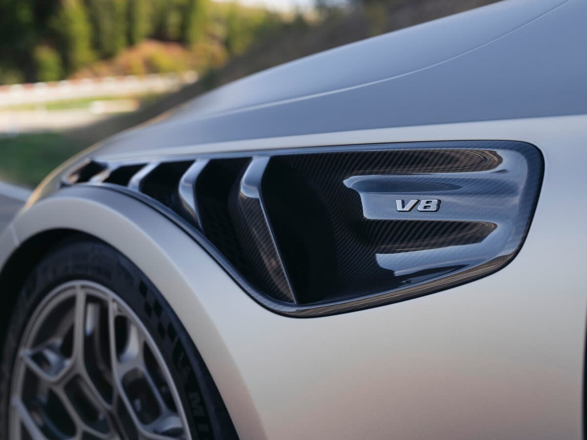 Mercedes-Benz CLE AMG 2023 – indiyədək — Salon, arxadan