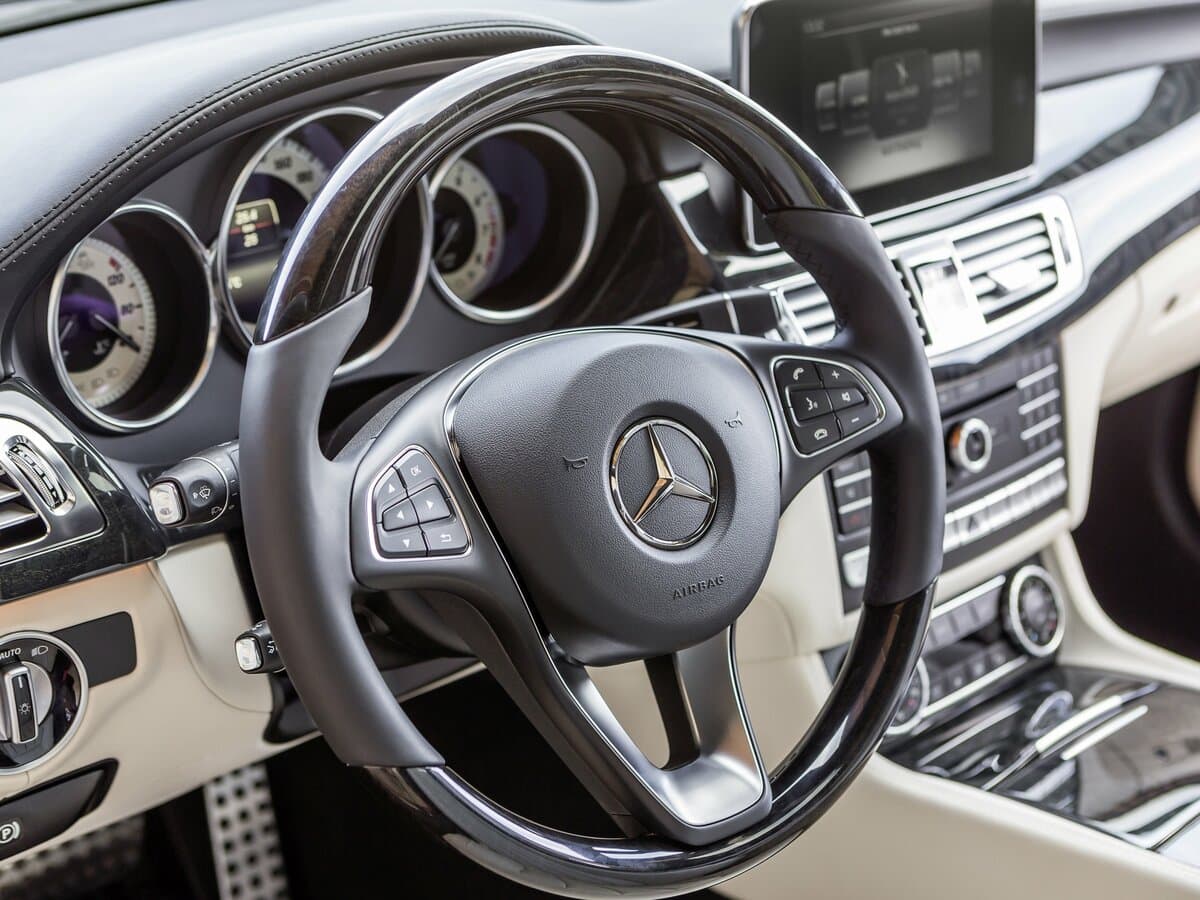 Mercedes-Benz CLS II (C218) Restayling — Sükan