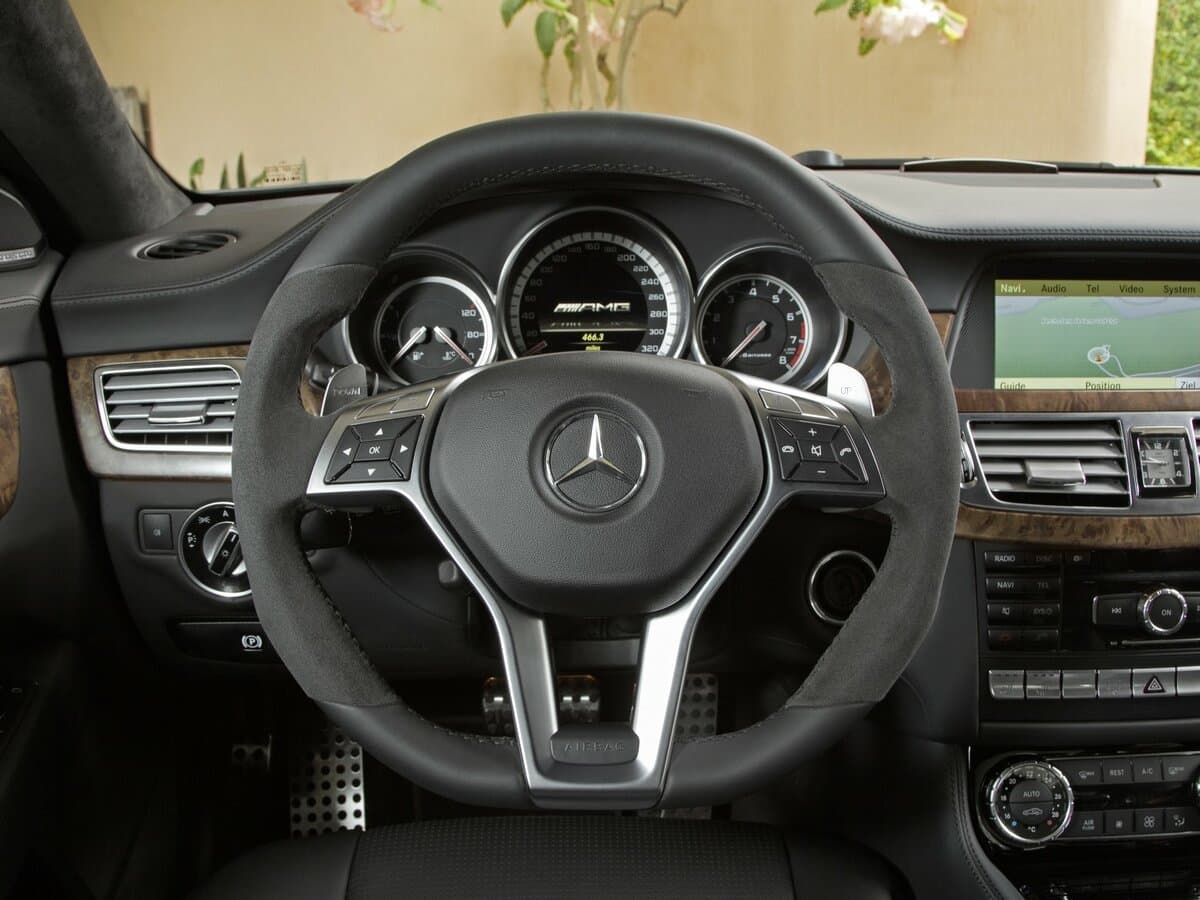 Mercedes-Benz CLS AMG II (W218) — Sükan
