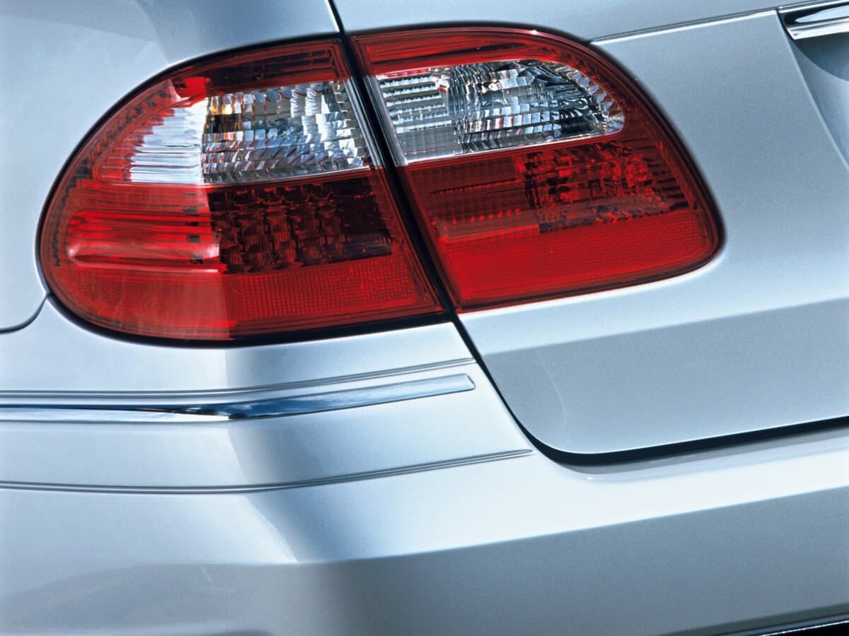 Mercedes-Benz E-Klass III (W211, S211) — Detal