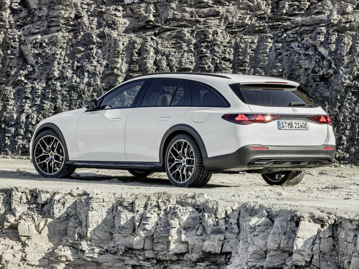 Mercedes-Benz E-Klass VI (W214, S214) — 3/4 arxadan