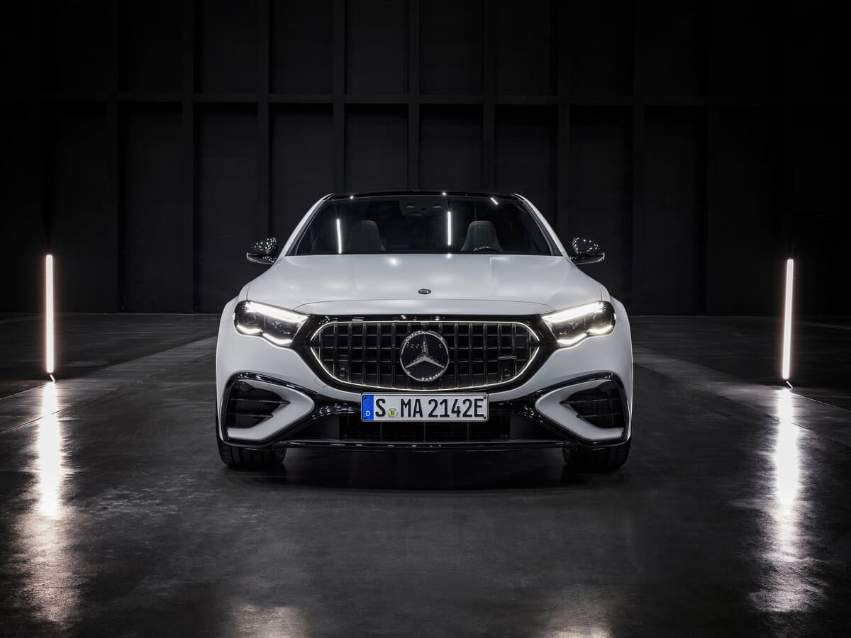 Mercedes-Benz E-Klass AMG VI (W214) — Öndən