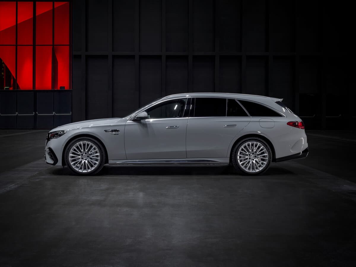 Mercedes-Benz E-Klass AMG VI (W214) — Yandan