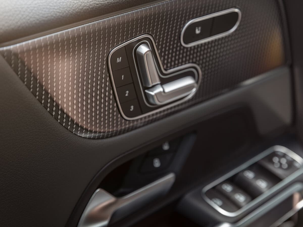 Mercedes-Benz EQB I — Qapı