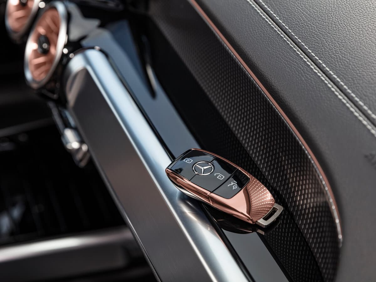 Mercedes-Benz EQB I — Salon, arxadan