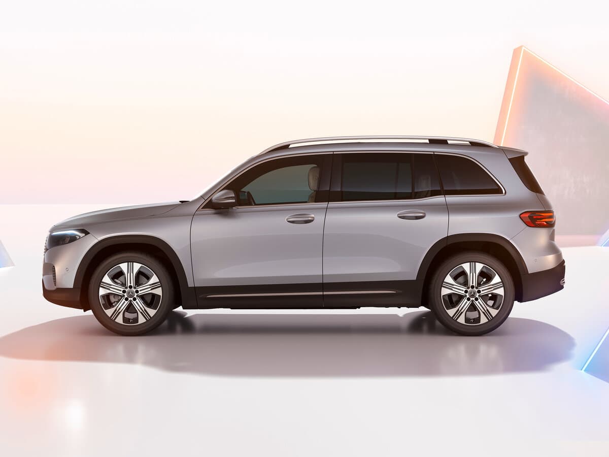 Mercedes-Benz EQB I Restayling — Yandan