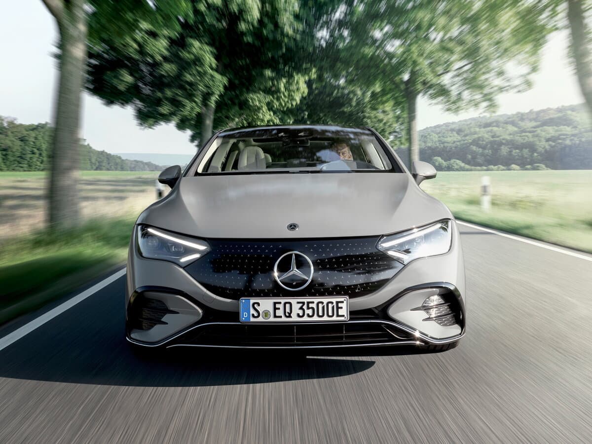 Mercedes-Benz EQE 2022 – indiyədək — Öndən