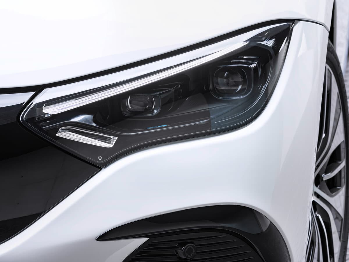 Mercedes-Benz EQE 2022 – indiyədək — Fara