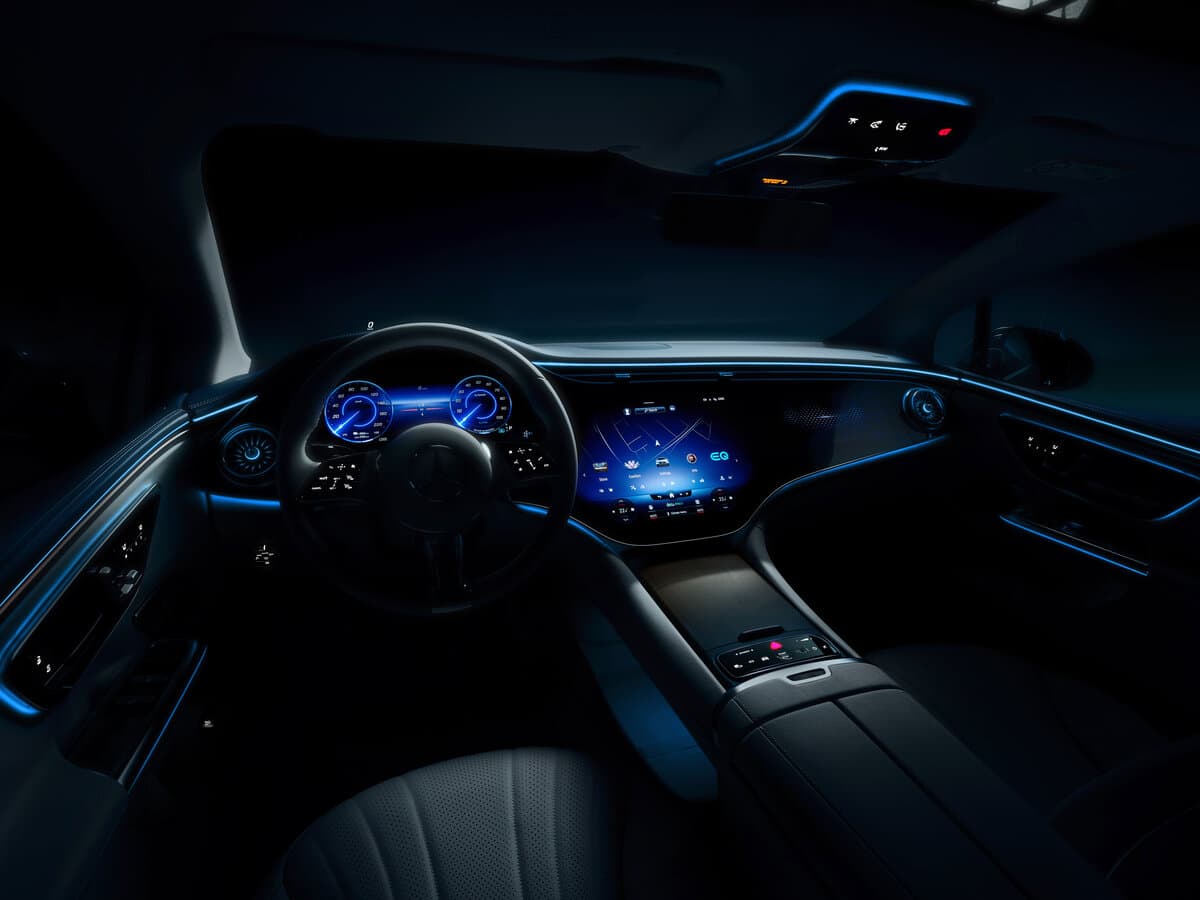 Mercedes-Benz EQE 2022 – indiyədək — Salon, arxadan