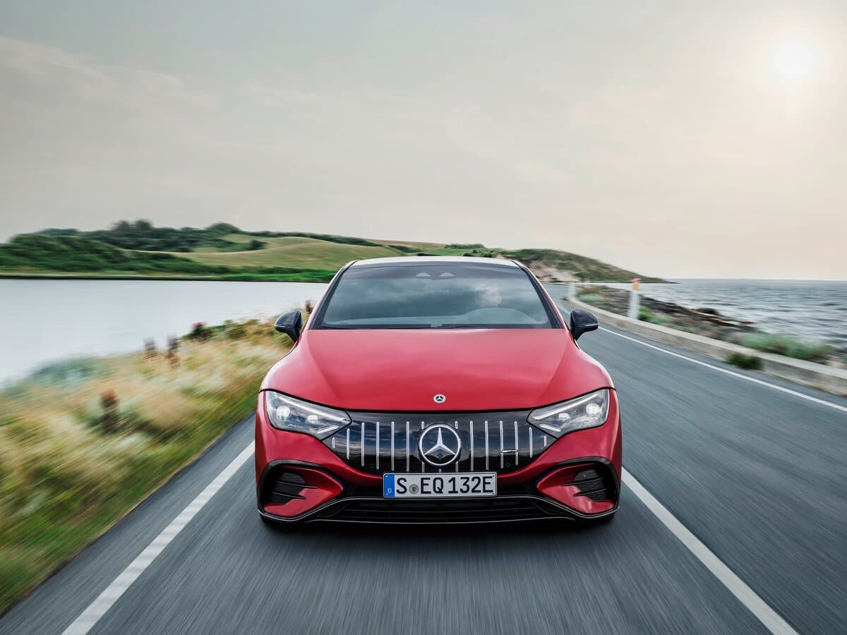 Mercedes-Benz EQE AMG 2022 – indiyədək — Öndən