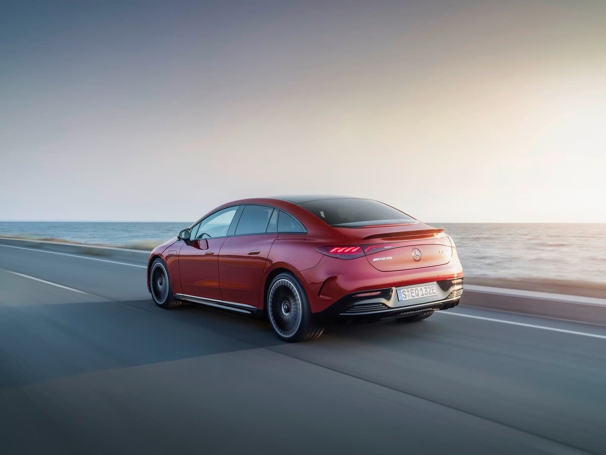 Mercedes-Benz EQE AMG 2022 – indiyədək — 3/4 arxadan