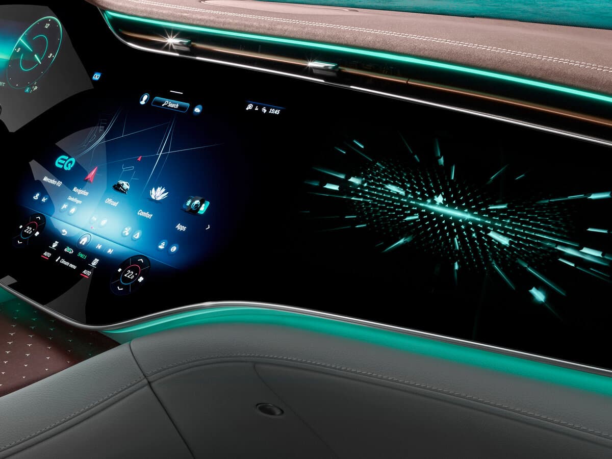 Mercedes-Benz EQE SUV 2022 – indiyədək — Salon, arxadan