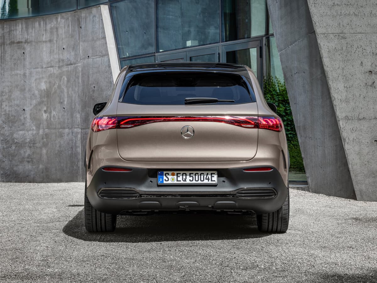 Mercedes-Benz EQE SUV 2022 – indiyədək — Arxadan