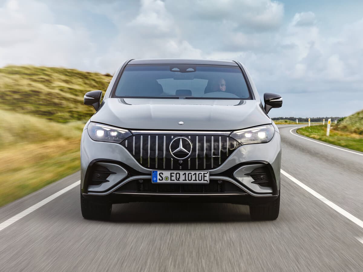 Mercedes-Benz EQE SUV AMG 2022 – indiyədək — Öndən