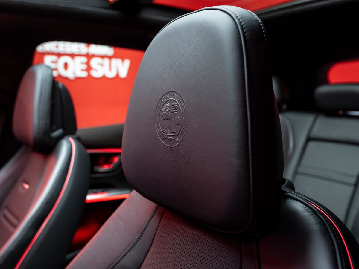 Mercedes-Benz EQE SUV AMG 2022 – indiyədək — Salon, arxadan