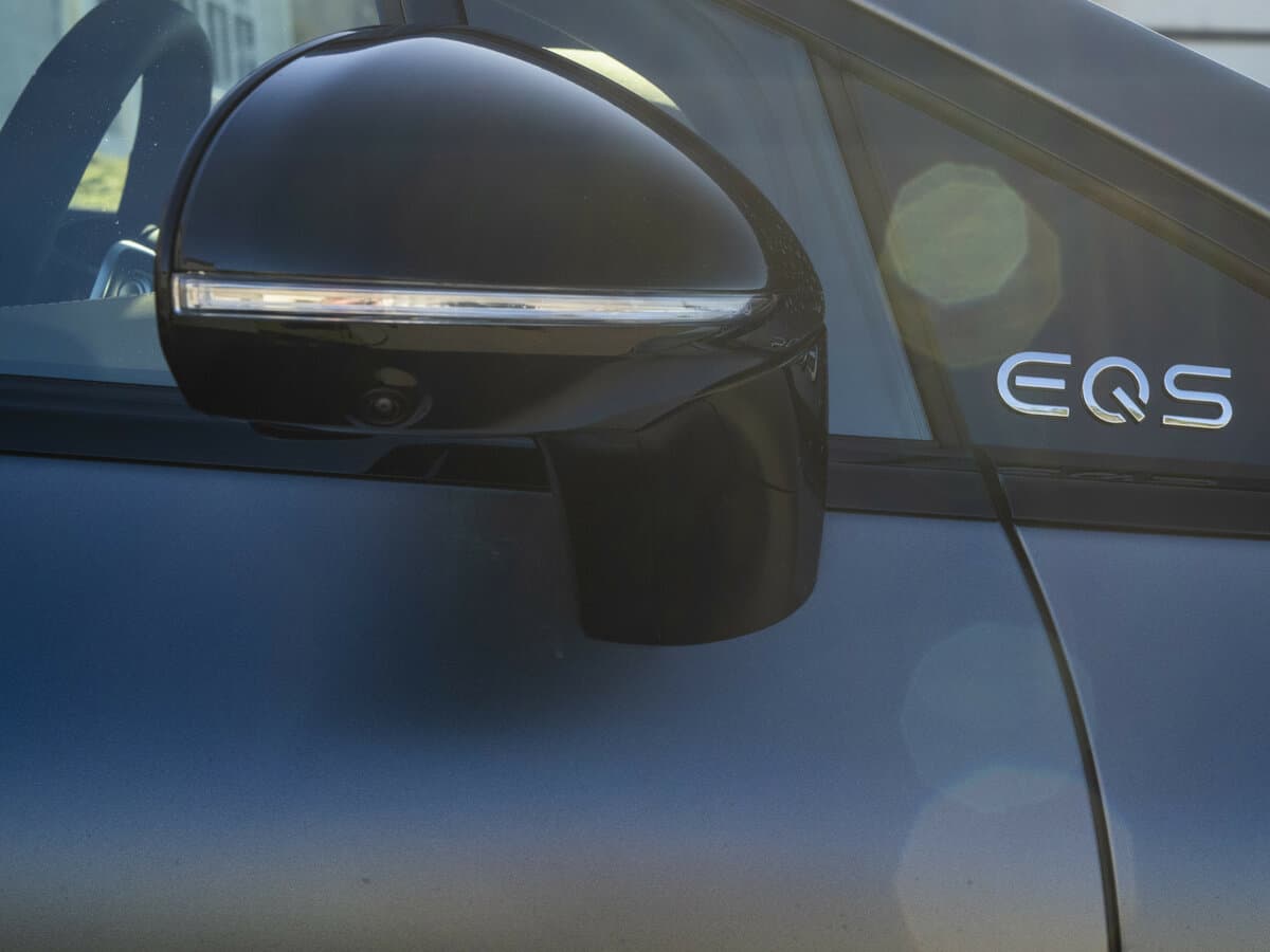 Mercedes-Benz EQS AMG 2021 – indiyədək — Yan güzgü