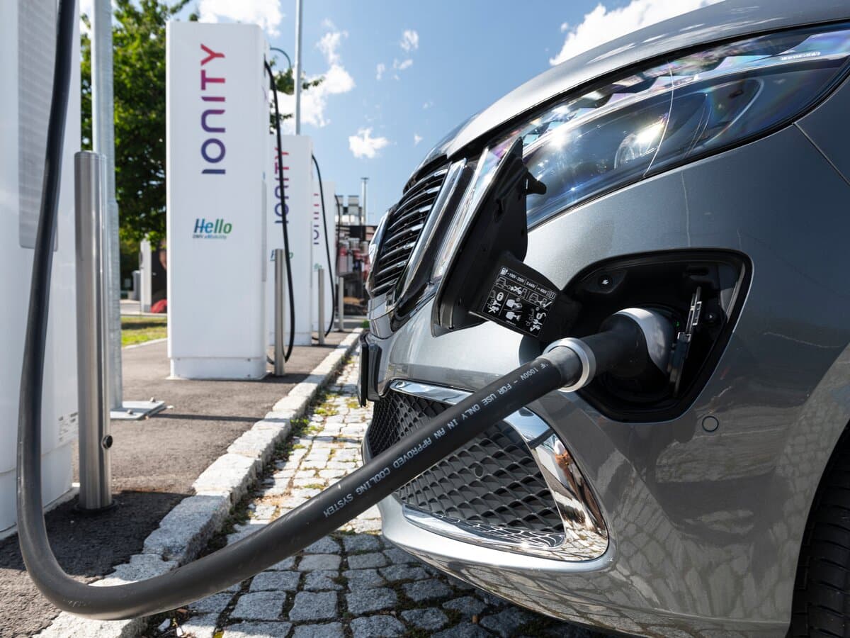 Mercedes-Benz EQV I — Salon, öndən