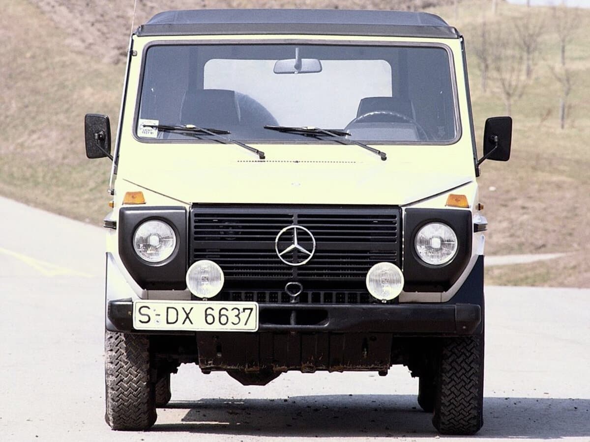 Mercedes-Benz G-Klass I (W460; W461) — öndən görünüş