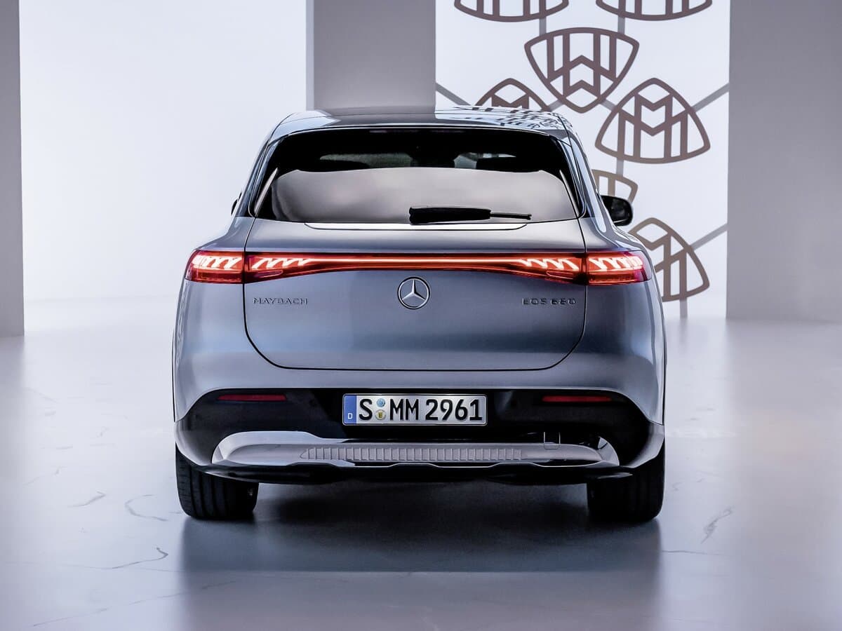 Mercedes-Benz Maybach EQS SUV 2023 – indiyədək — Arxadan
