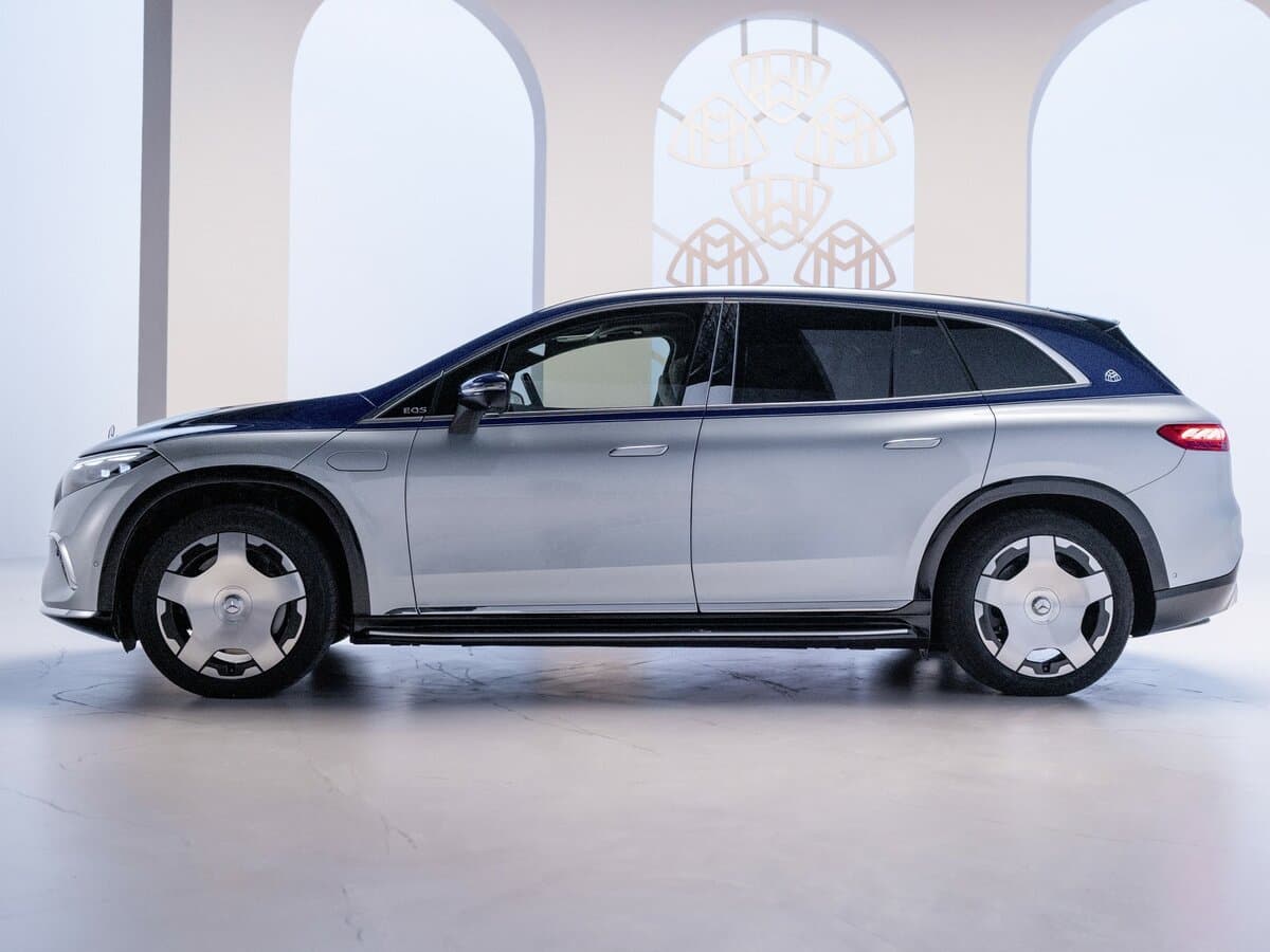 Mercedes-Benz Maybach EQS SUV 2023 – indiyədək — Yandan