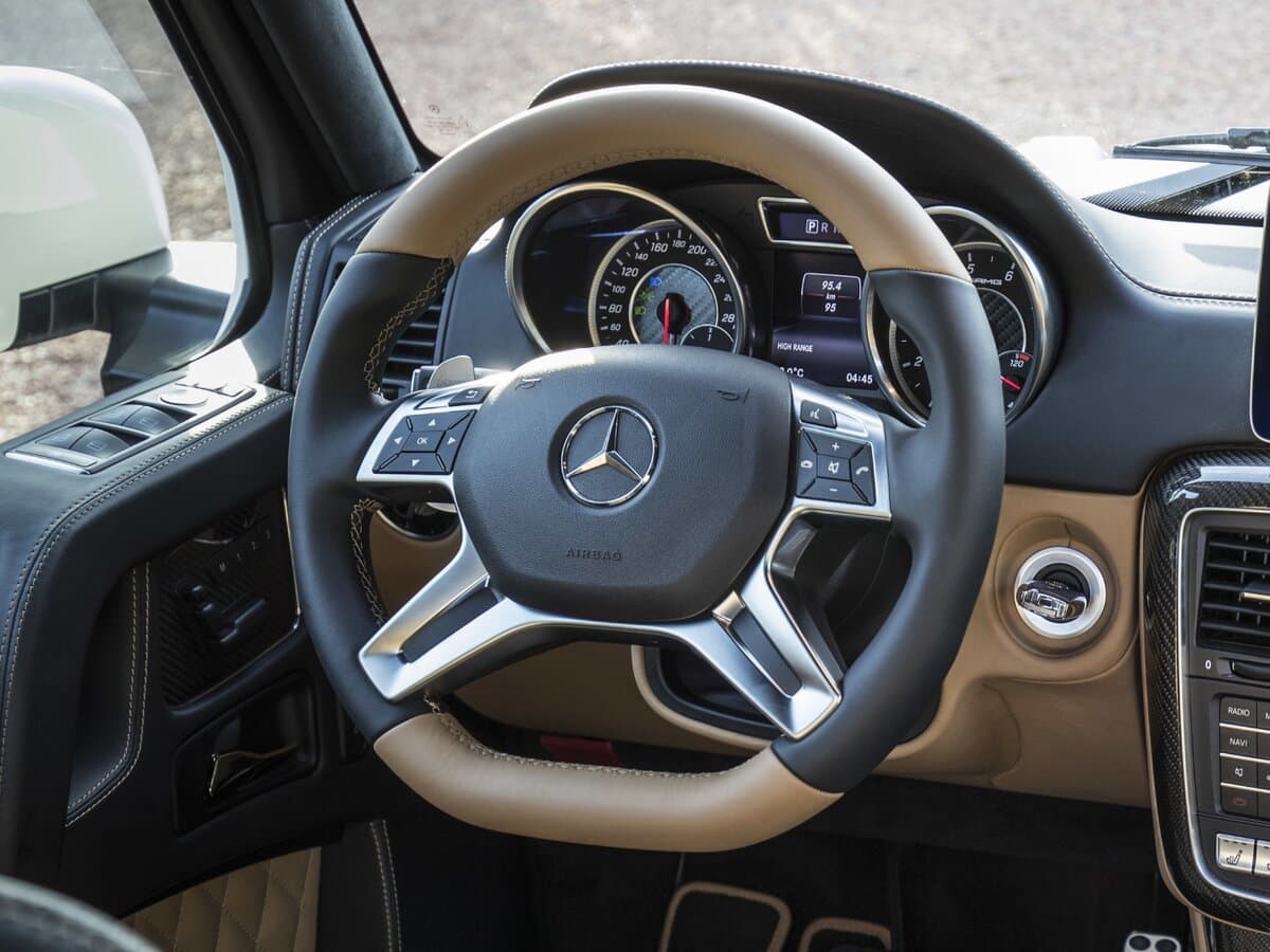 Mercedes-Benz Maybach G 650 Landaulet I — Sükan