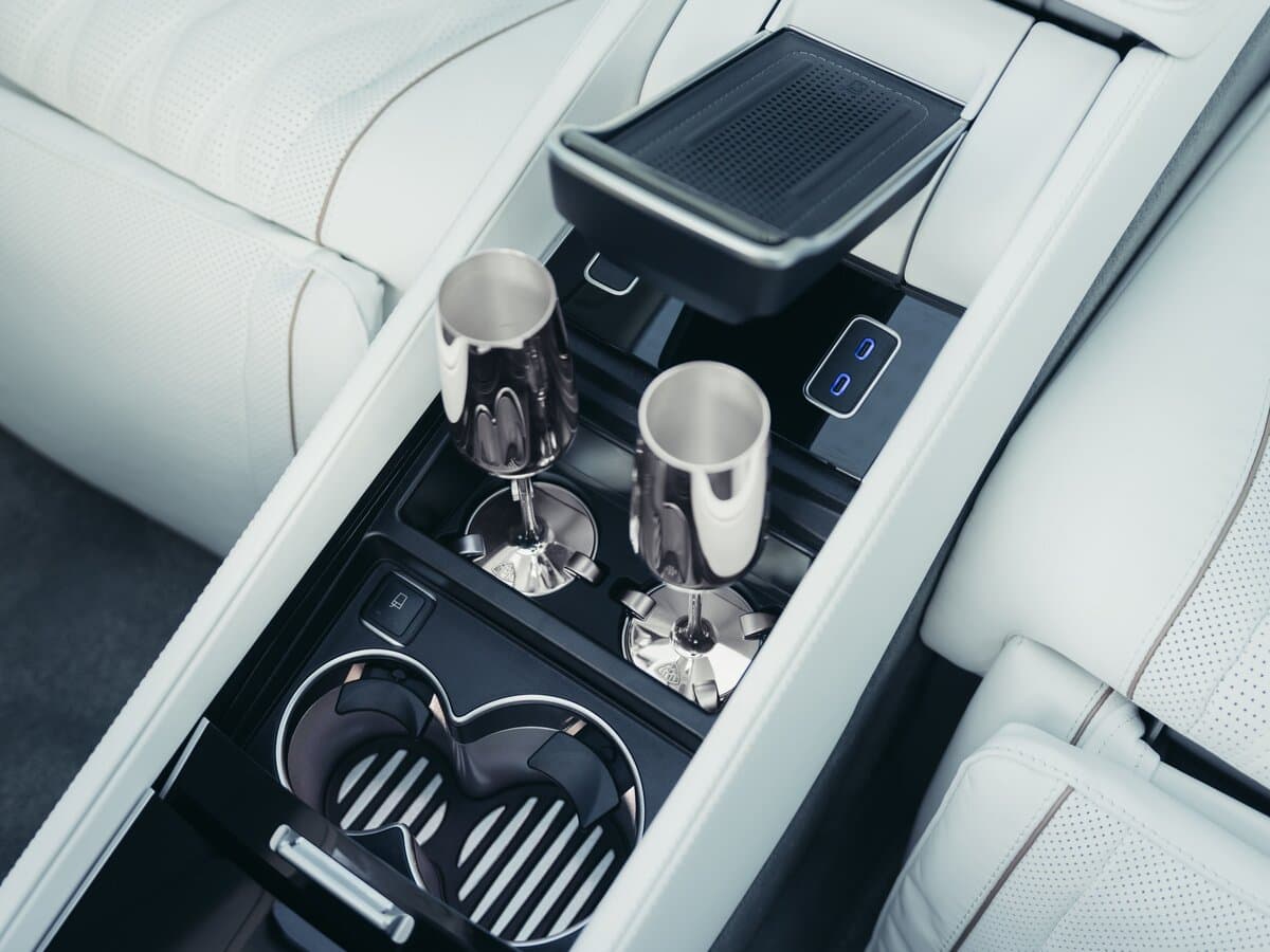 Mercedes-Benz Maybach GLS I Restayling 2 — Salon, öndən