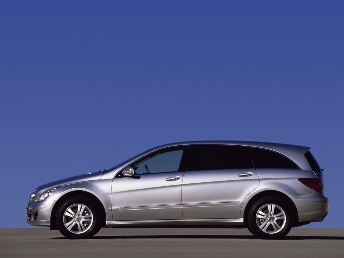 Mercedes-Benz R-Klass I — Yandan