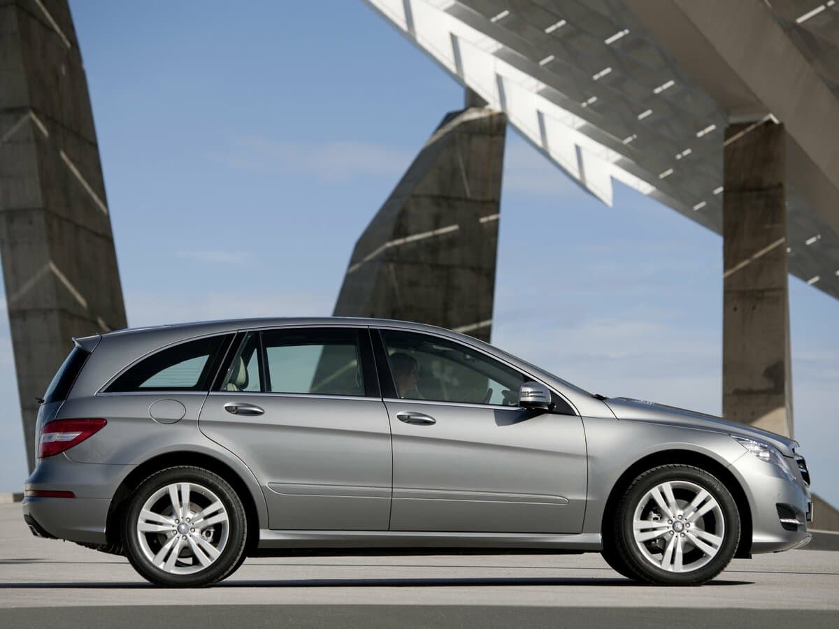 Mercedes-Benz R-Klass I Restayling 2 — Yandan