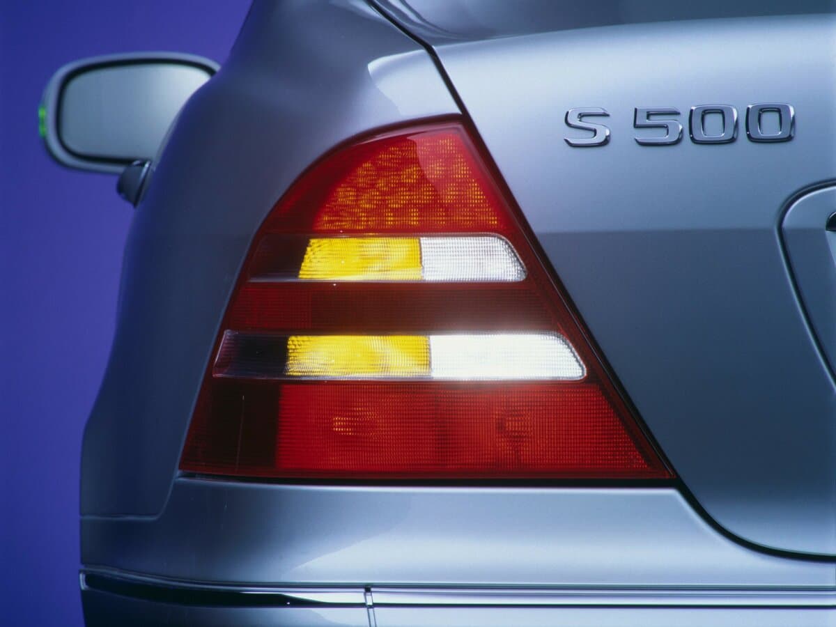 Mercedes-Benz S-Klass IV (W220) — Detal