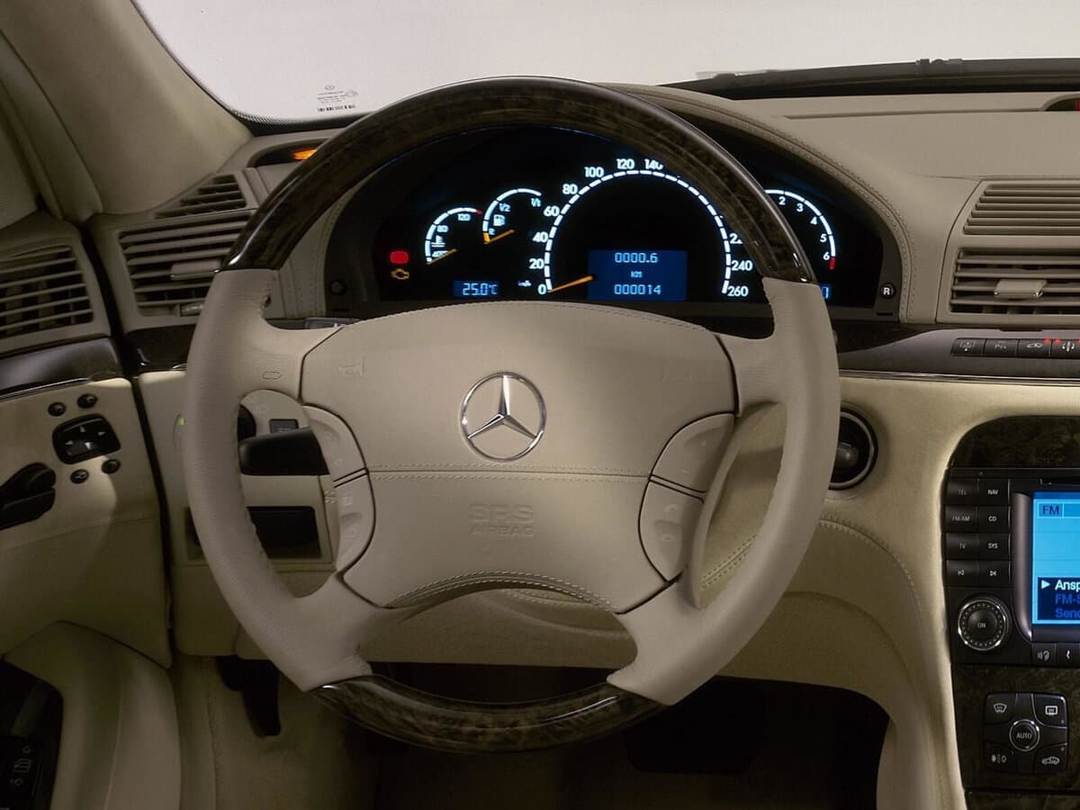 Mercedes-Benz S-Klass IV (W220) Restayling — Sükan